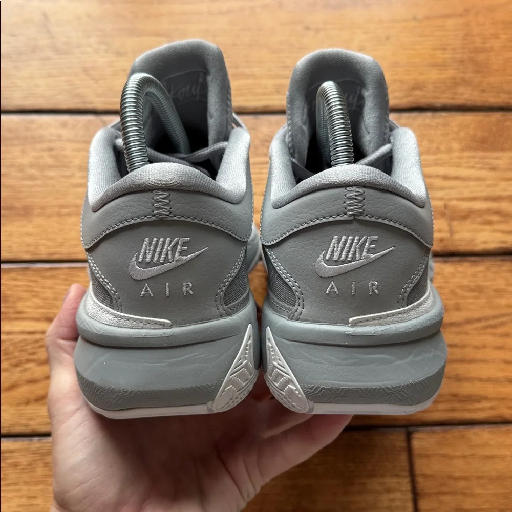 Nike Zoom Freak 5‎ Basketball Shoes Wolf Grey White Giannis Size 6 DZ2946-002